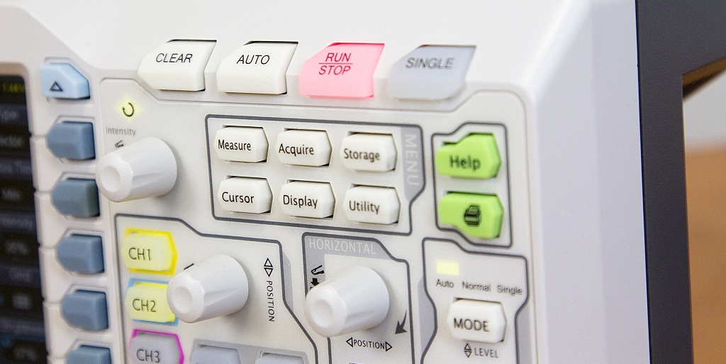 Oscilloscope control panel