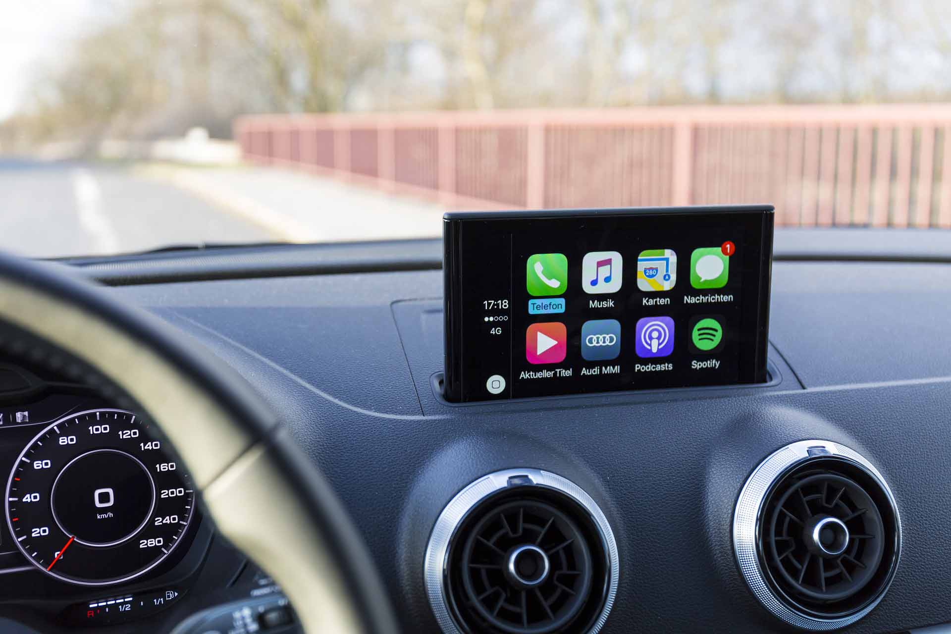 Interfaccia CarPlay Android Auto per Jaguar con Incontrol Touch 8 Harman