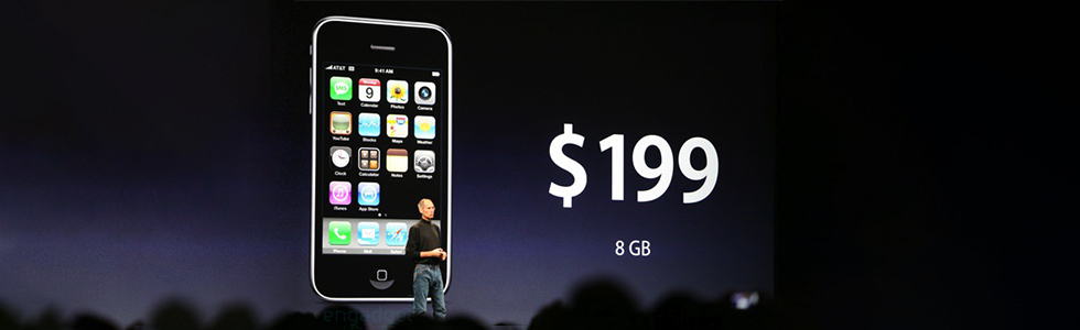 Steve Jobs presents iPhone 3G