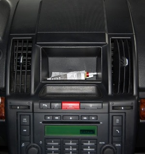 Land Rover Freelander 2 before monitor installation