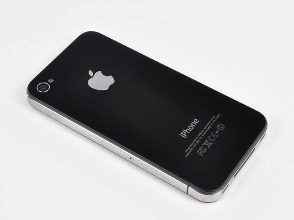 Мобільний телефон Apple iPhone 4 