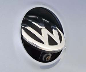 Камера заднего вида для Volkswagen (в логотип)
