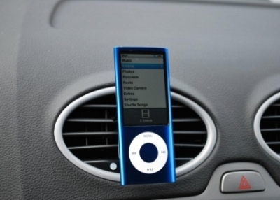 iPod Universal Car Vent Mount in the Car