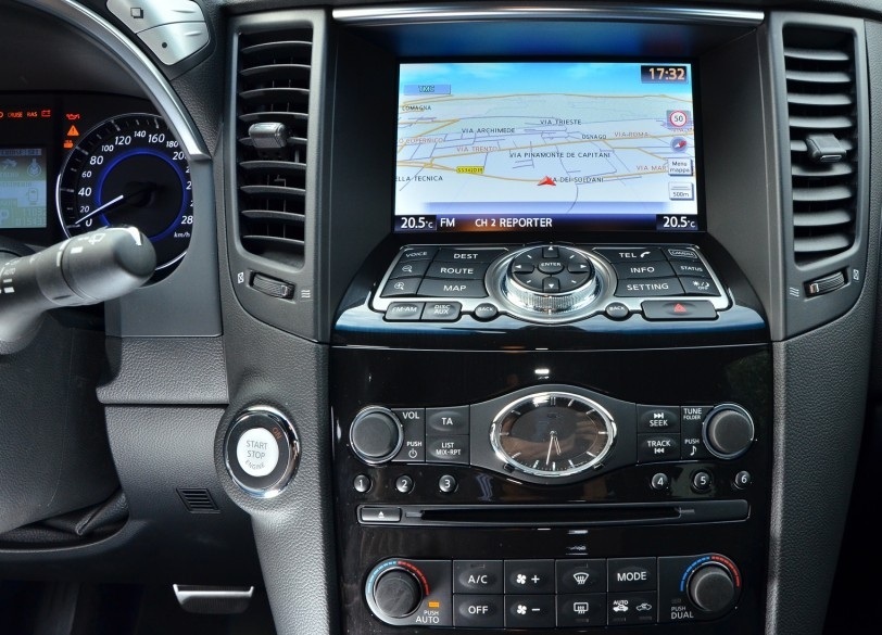 Infiniti FX head unit