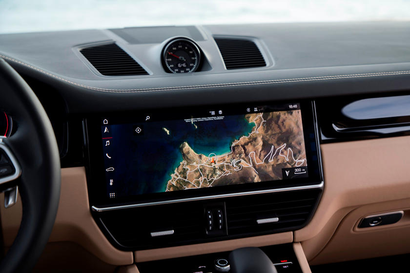 Porsche Cayenne head unit